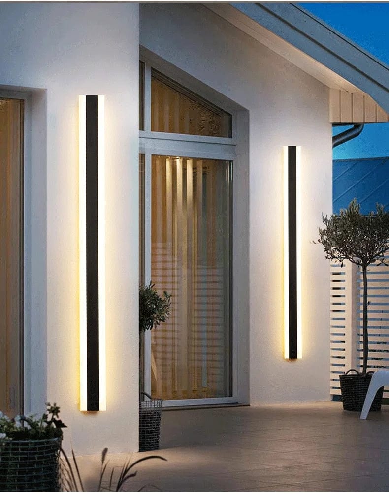 Stripe-Design LED Wall Sconce