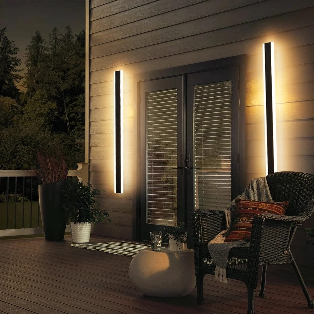 Stripe-Design LED Wall Sconce