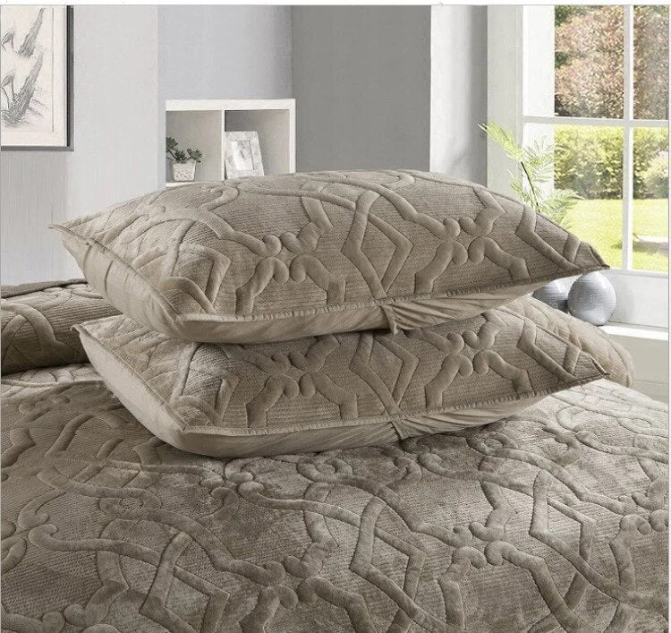 Dakota Coverlet Set