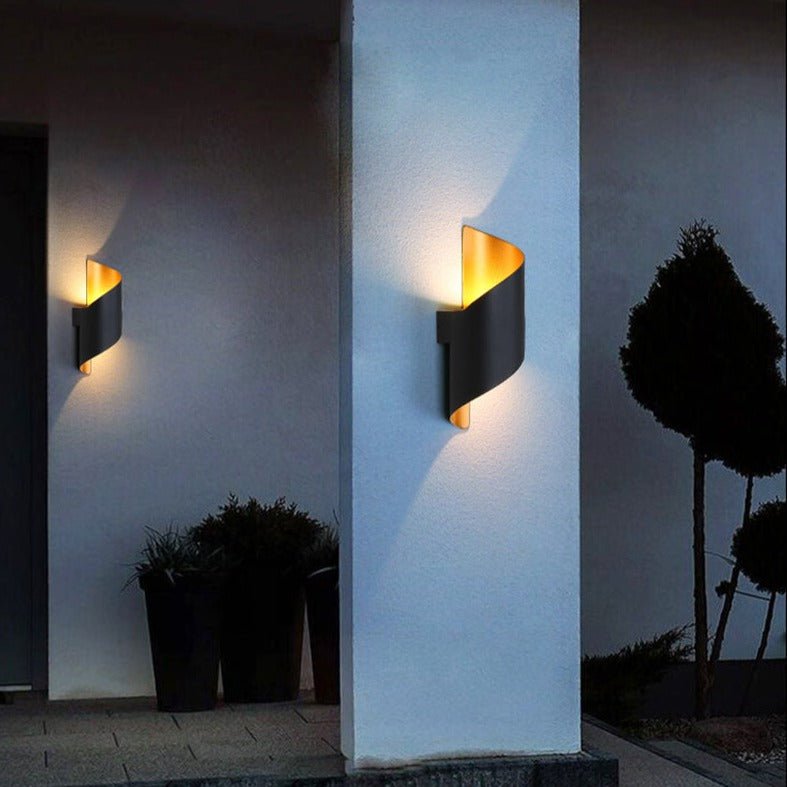 Twist Light illuminating outdoor wall