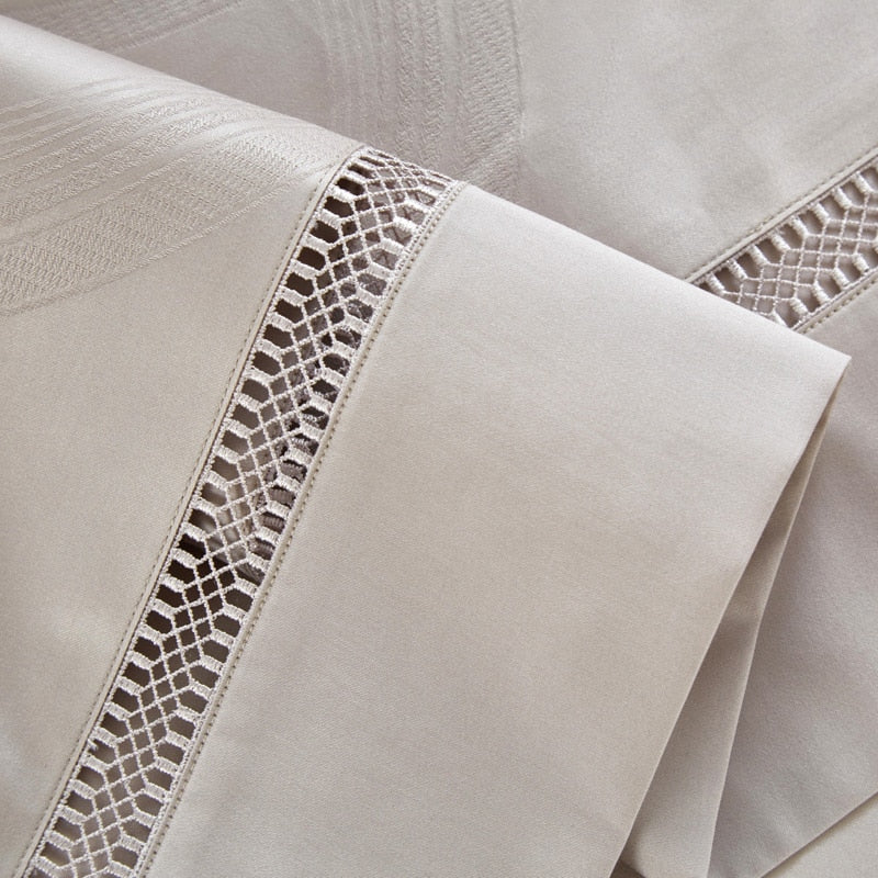 Luxurious Avida Vintage Jacquard Bedding Set Crafted from Egyptian Cotton