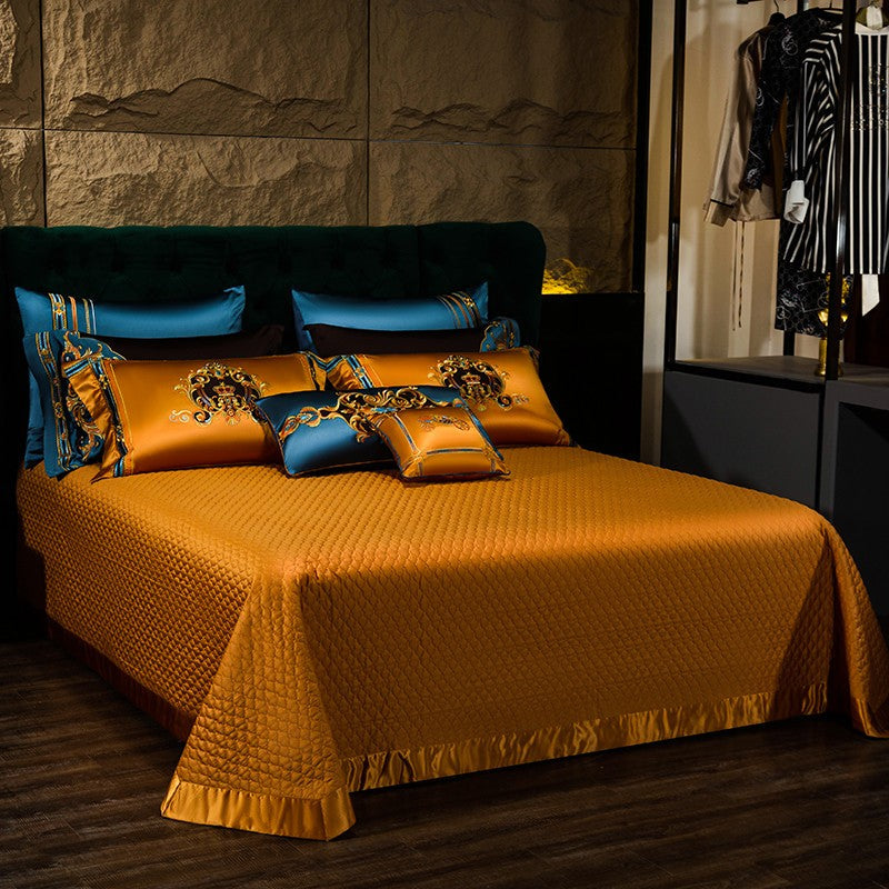 Elegant Horus Jacquard Bedding Set with Embroidered Tassels