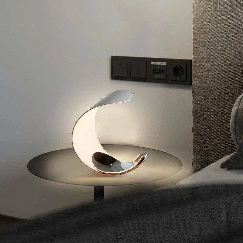 Nova Curve Lamp